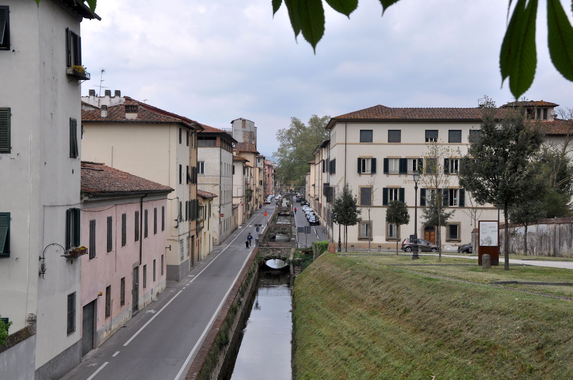 Lucca, city walls